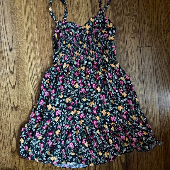Old Navy Floral Dress - women’s size small - black and colorful floral - Picture 6 of 7